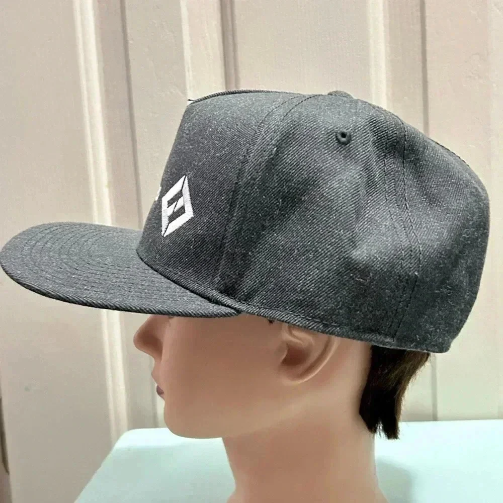 Foo Fighters Concrete and Gold Embroidered Snapback Hat - Picture 3 of 8